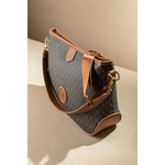 Η Τσάντα με το Απόλυτο Μέγεθος Ιδανικό για Όλες τις Γυναίκες