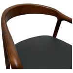 Πολυθρόνα Hogie Pakoworld Rubberwood σε Καφέ Απόχρωση με Μαύρο pu Μαξιλάρι 61x60x76εκ