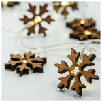 Σειρα, 10 led 5mm, με Ξυλινες Χιονονυφαδες, Μπαταριας 3xaa, Διαφανο pvc Καλωδιο, Θερμο Λευκο Led, ανα 15cm, Προεκταση Παροχης 50cm, Ip20