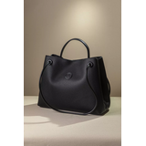 Κομψή και Διαχρονική Τσάντα Ώμου