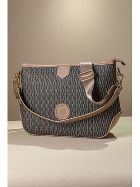 Η Τσάντα με το Απόλυτο Μέγεθος Ιδανικό για Όλες τις Γυναίκες