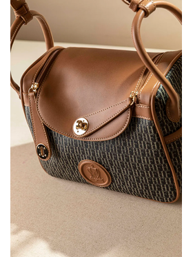 Τσάντα Τύπου Βαλιτσάκι με Ιδιαίτερο Κλείσιμο