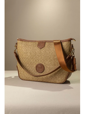 Η Τσάντα με το Απόλυτο Μέγεθος Ιδανικό για Όλες τις Γυναίκες