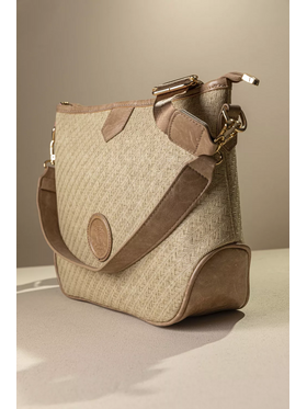 Η Τσάντα με το Απόλυτο Μέγεθος Ιδανικό για Όλες τις Γυναίκες