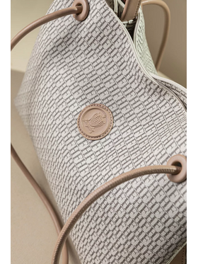 Κομψή και Διαχρονική Τσάντα Ώμου