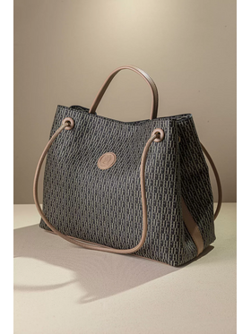 Κομψή και Διαχρονική Τσάντα Ώμου