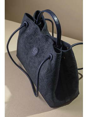 Κομψή και Διαχρονική Τσάντα Ώμου