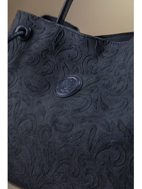 Κομψή και Διαχρονική Τσάντα Ώμου