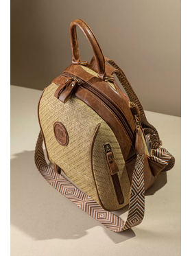 Μεσαίο Backpack με Πολλά Τσεπάκια και υφή Ψάθας