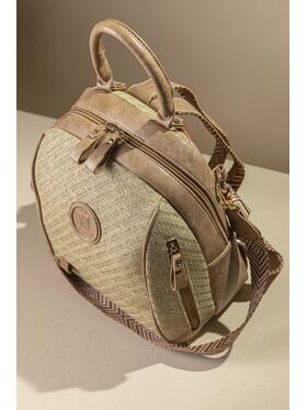 Μεσαίο Backpack με Πολλά Τσεπάκια και υφή Ψάθας